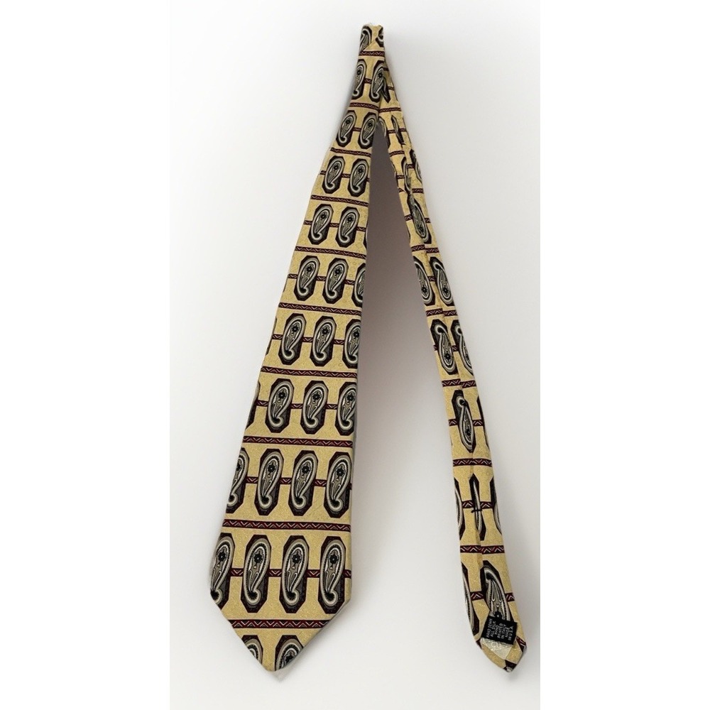Cowboys Up-Western Theme Silk Tie RoundTree & Yorke 100% Silk Necktie Tie Gold